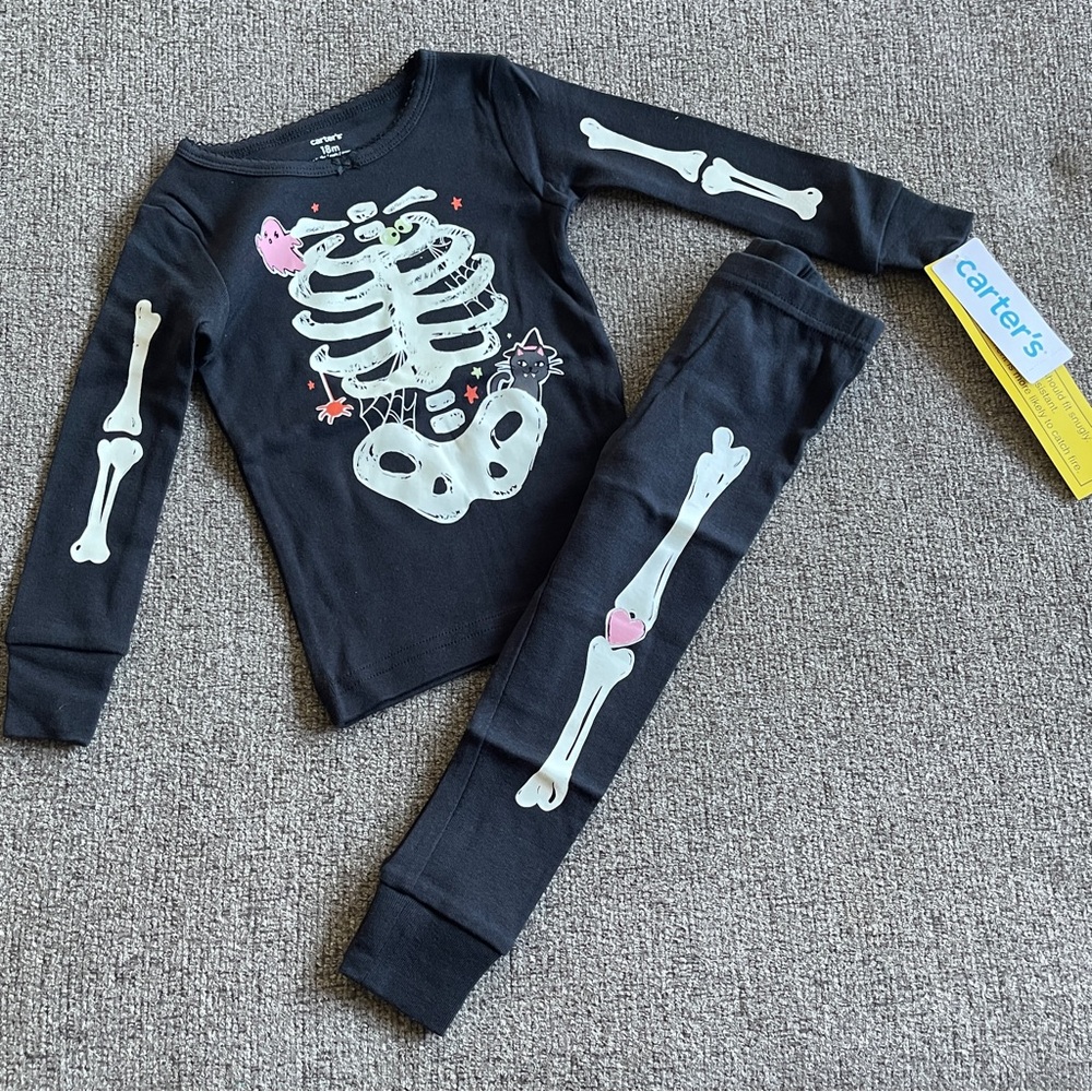 Carter's Black Glow in the Dark Skeleton Pajamas  Spider Ghost Black Halloween